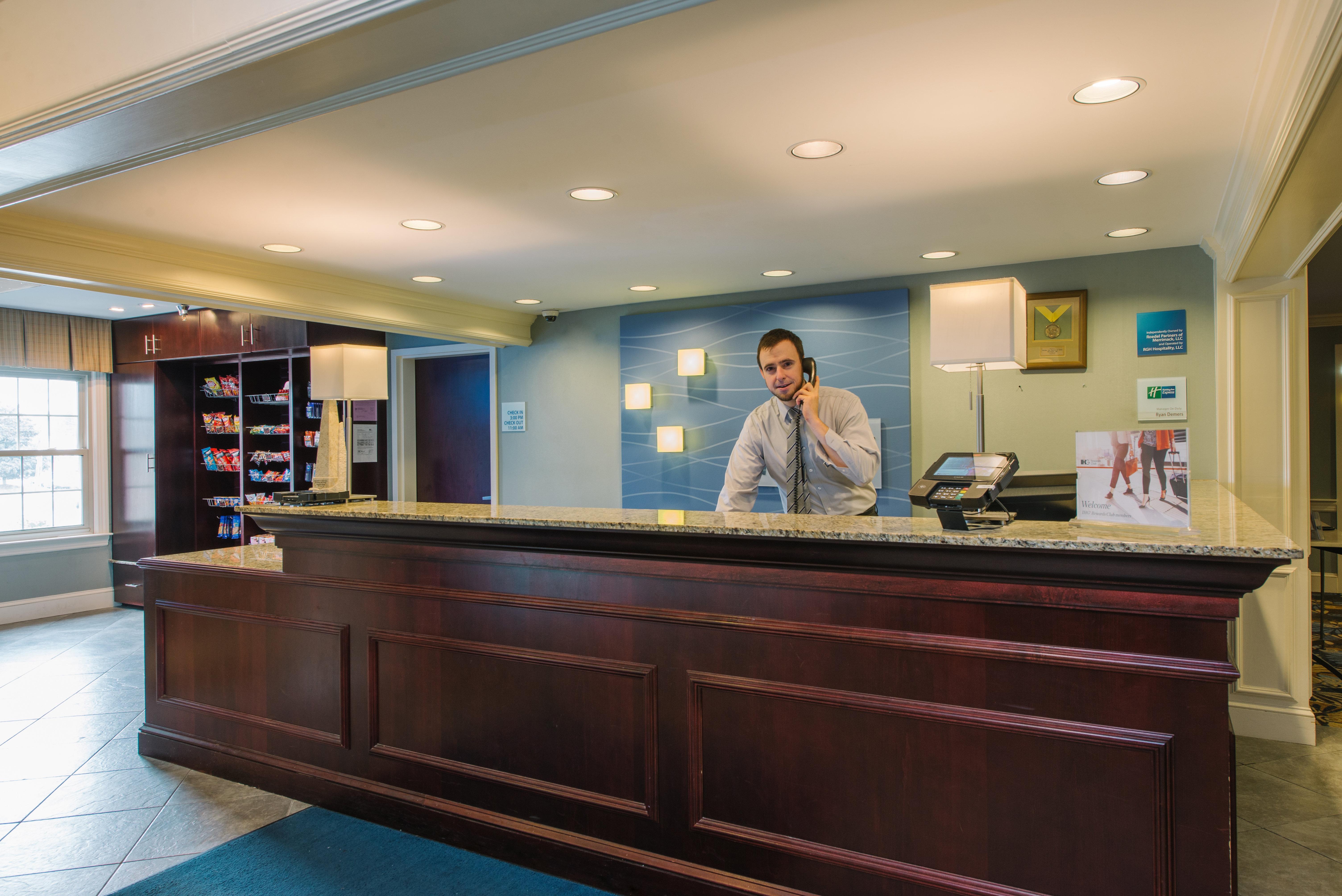 Holiday Inn Express And Suites Merrimack By Ihg Exterior foto