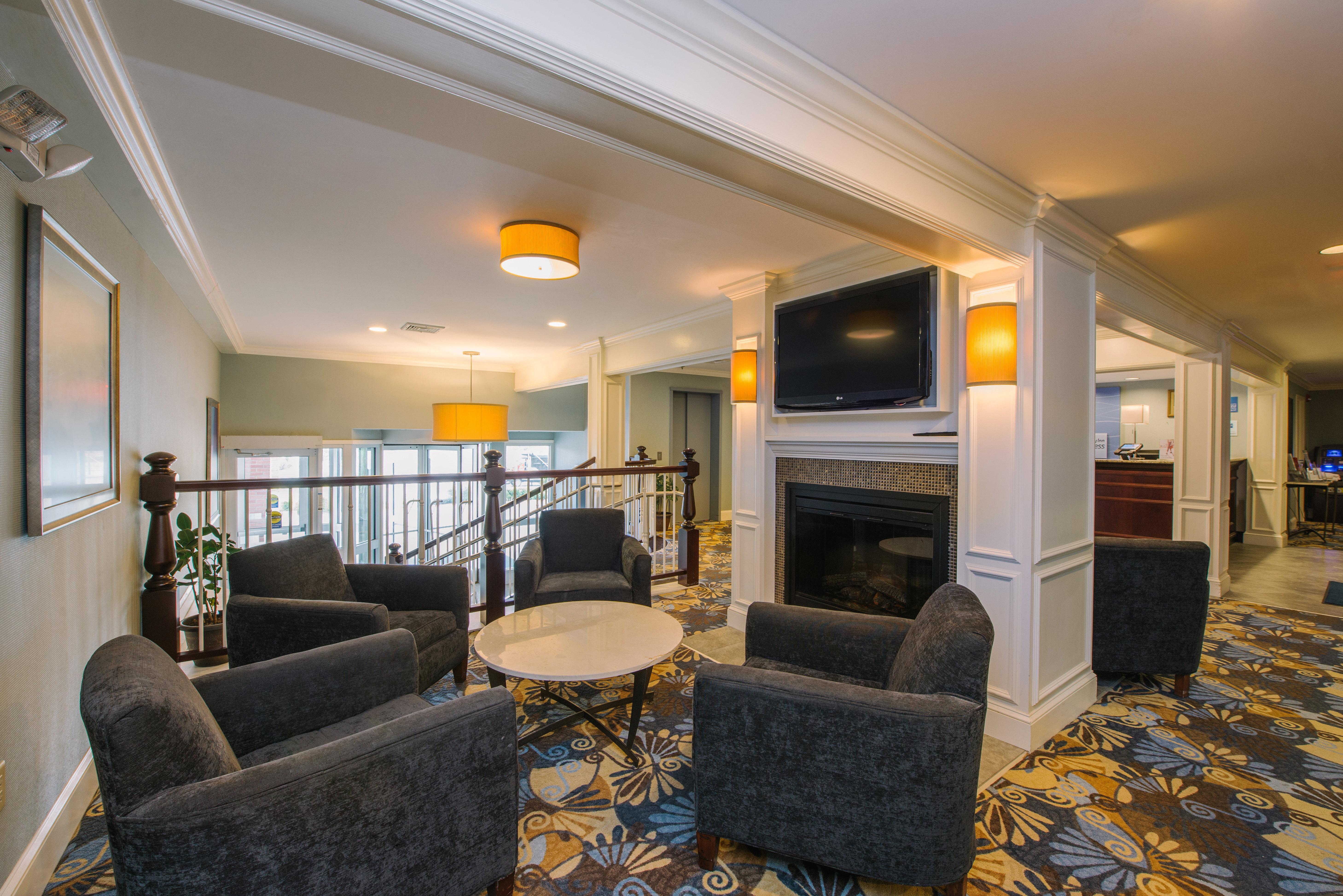 Holiday Inn Express And Suites Merrimack By Ihg Exterior foto
