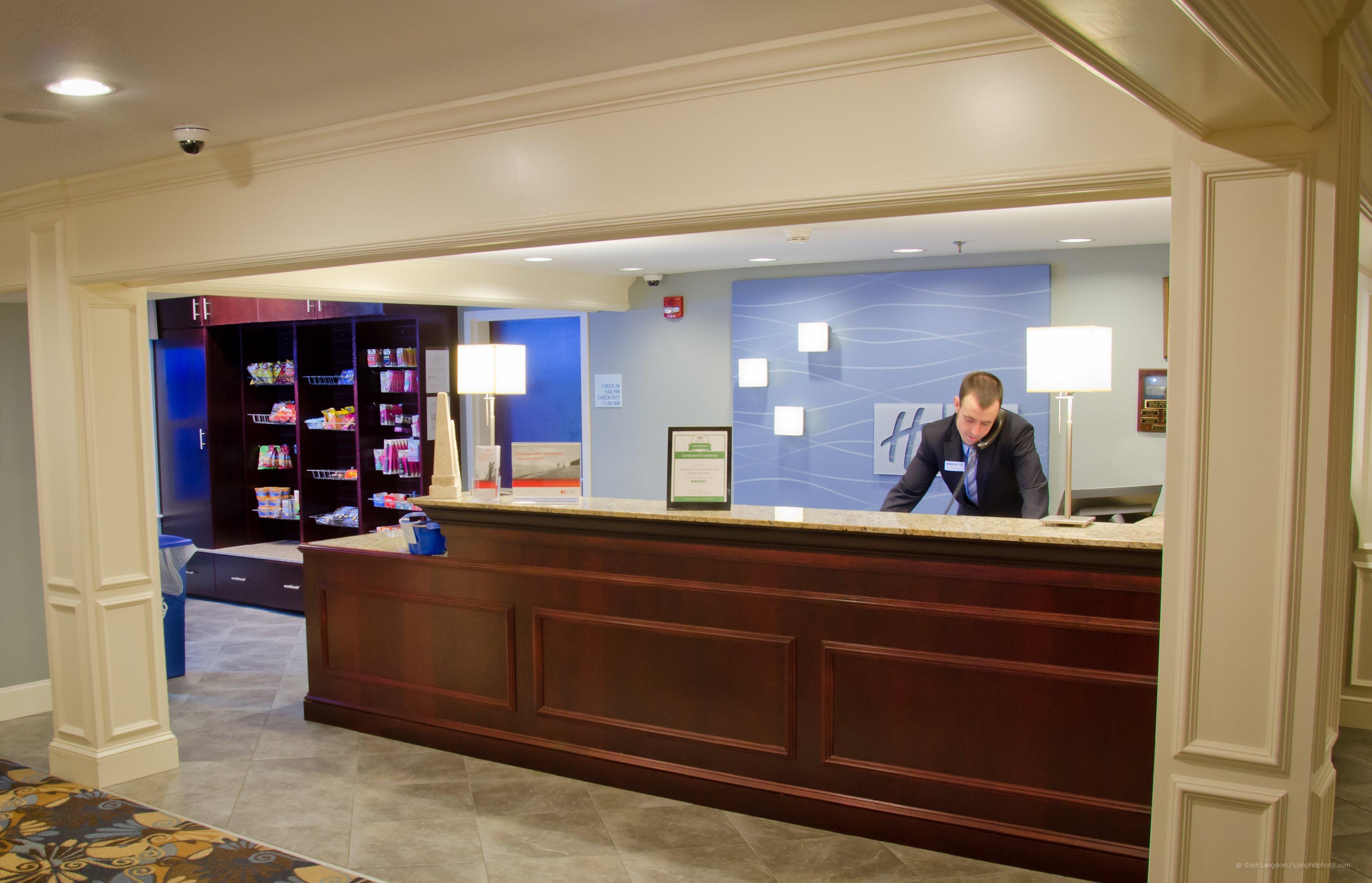 Holiday Inn Express And Suites Merrimack By Ihg Exterior foto