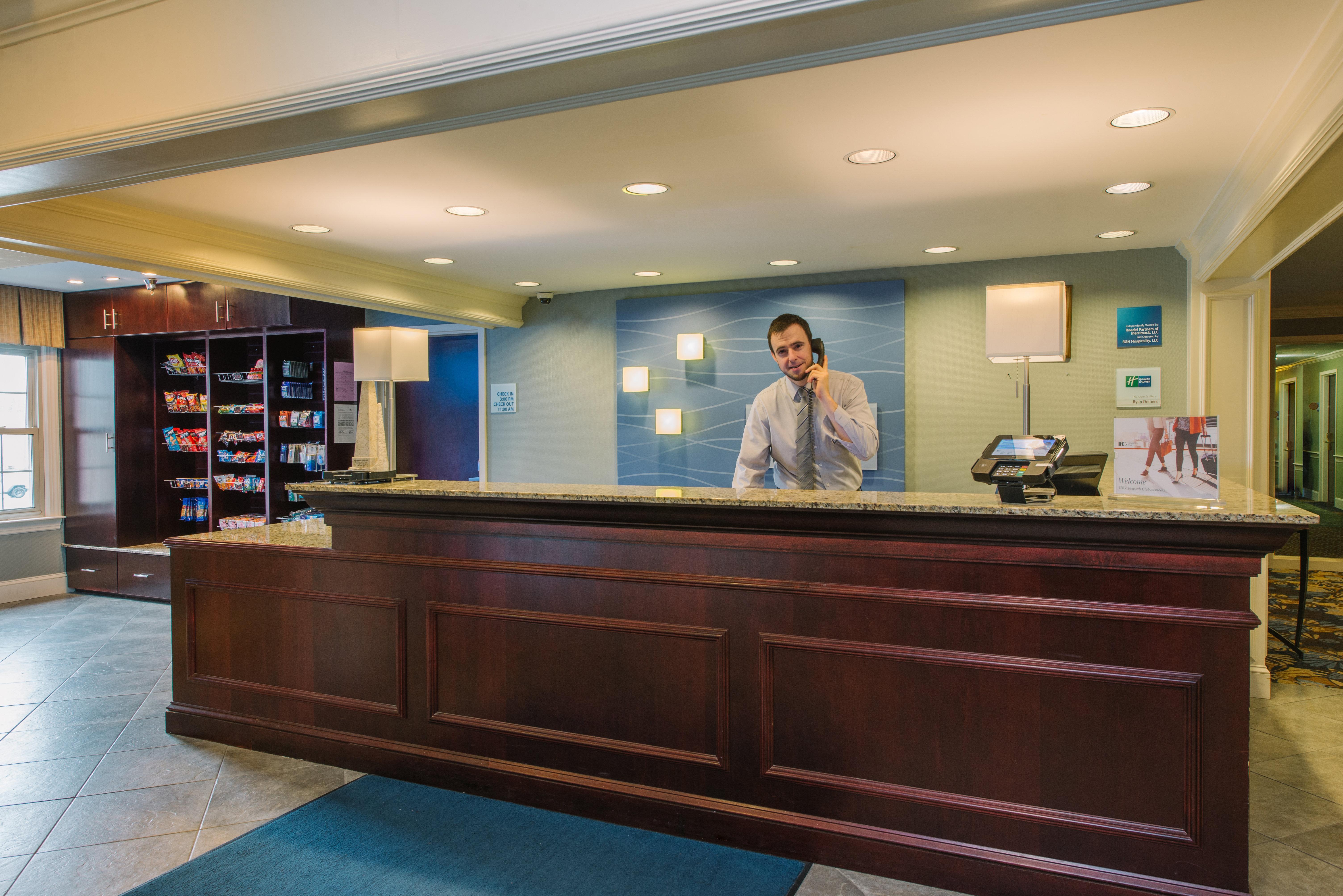Holiday Inn Express And Suites Merrimack By Ihg Exterior foto